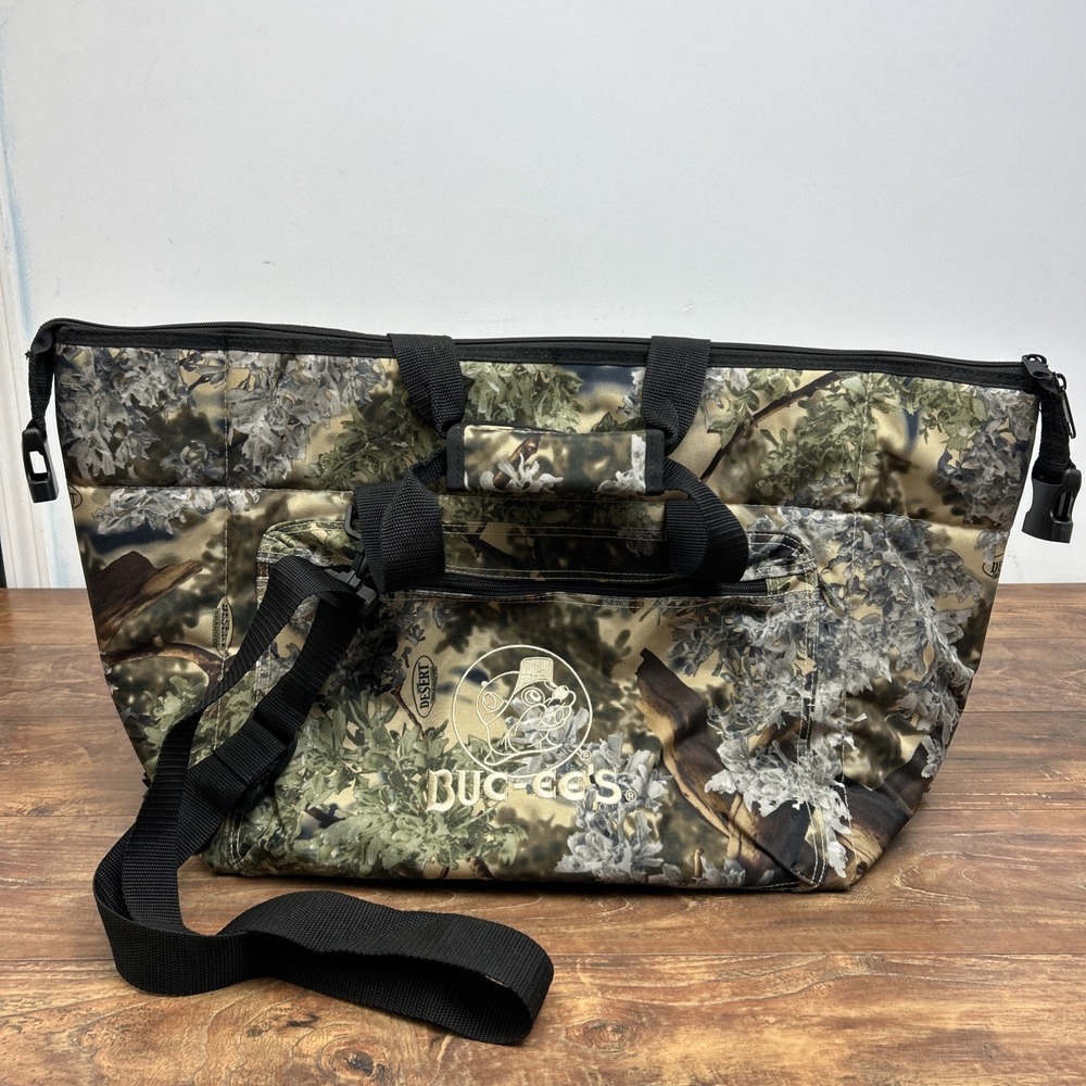 Buc-ees Texas Travel‎ Cooler Bag 24 CANS Buc ees Embroidered On Camo Canvas